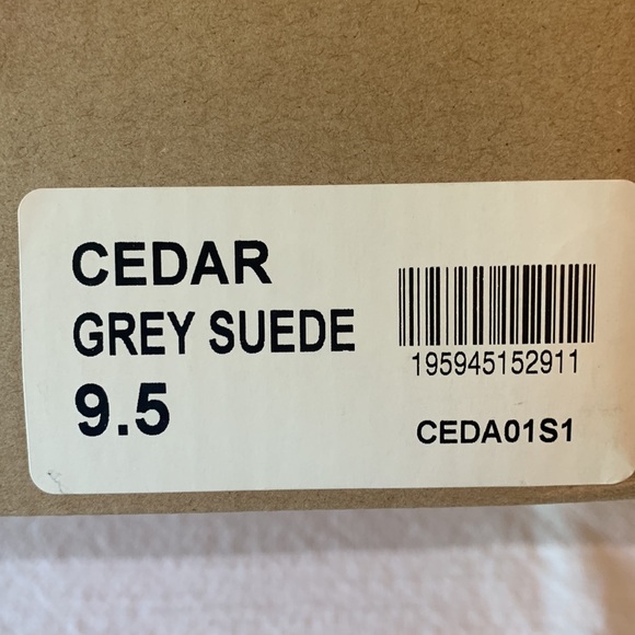 NEW Steve Madden Cedar Grey Suede Bootie - Picture 3 of 7